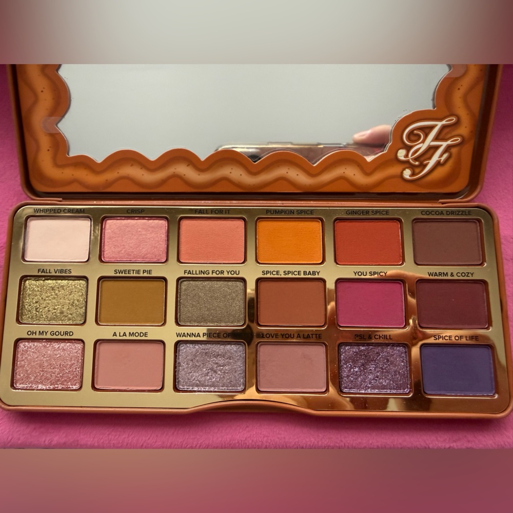 Limited Edition Scented: Too Faced Pumpkin Spice Eye Shadow Palette - Picture 12 of 13